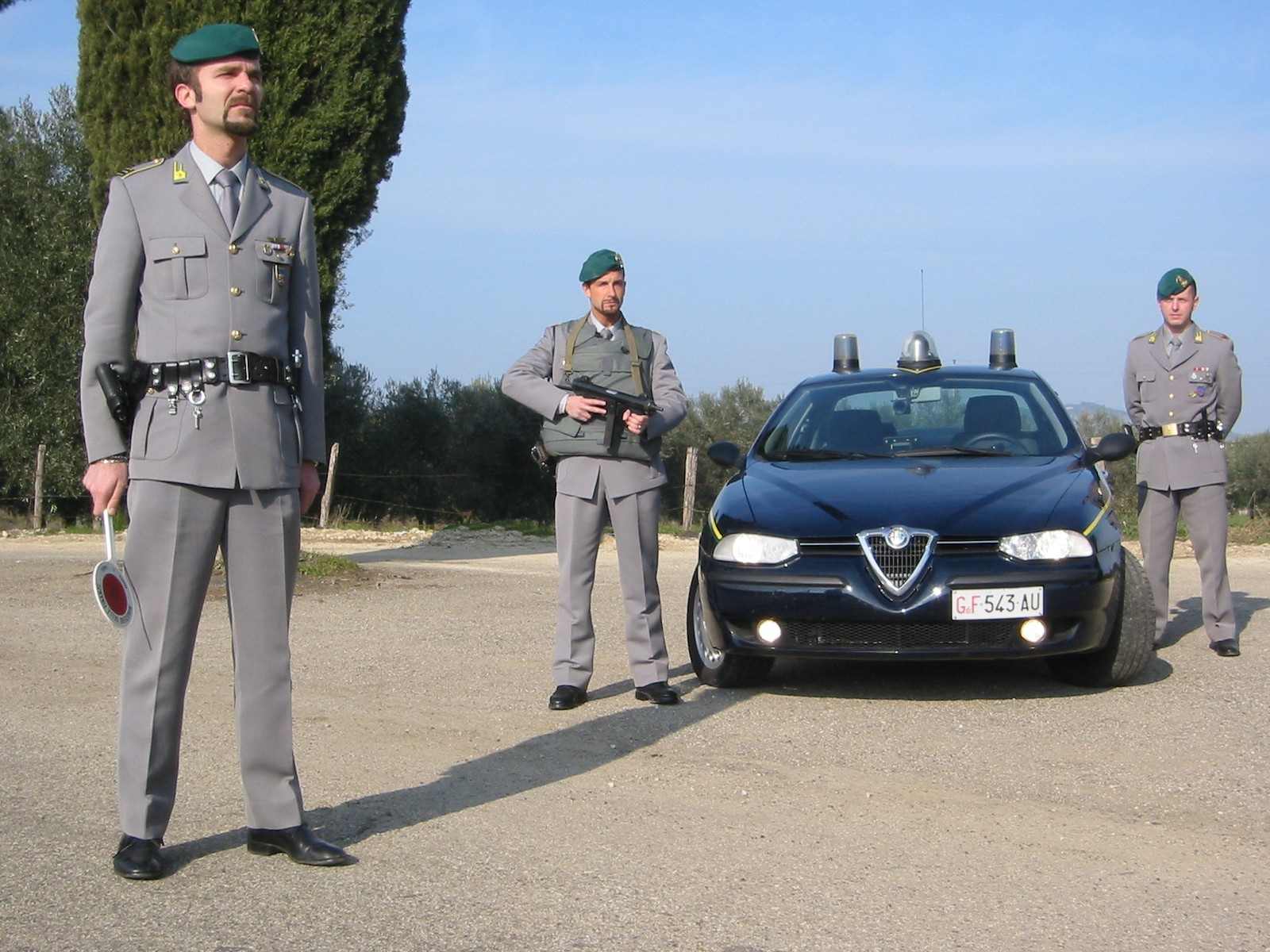 Truffa alle assicurazioni, 3 arresti a Trani