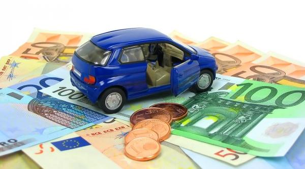 assicurazioni auto, prezzi in calo nel 2016