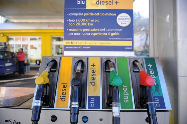 Aumento della benzina +3% e prezzo gasolio +3,6%, siamo di nuovo in deflazione?